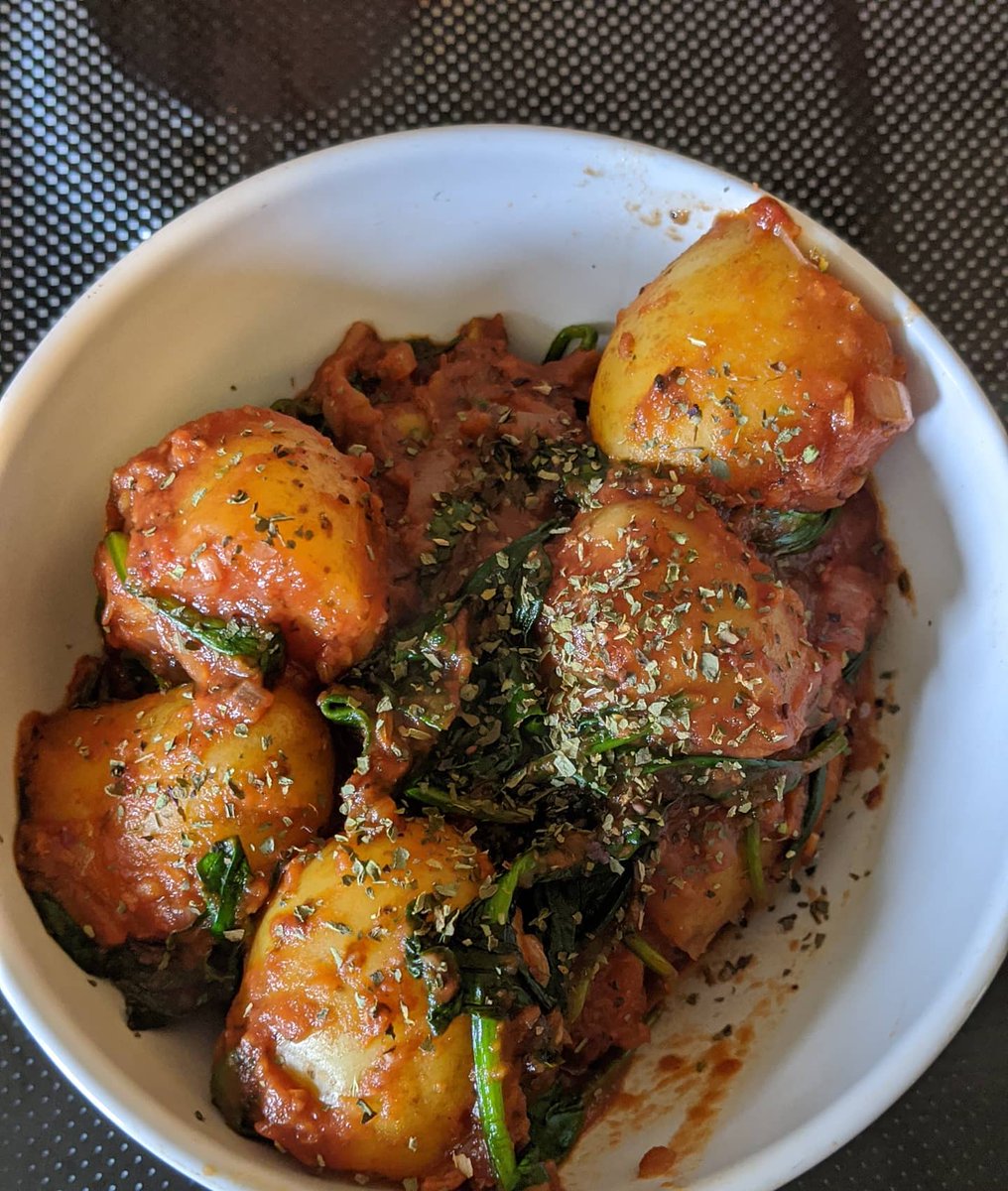 Just trying a recipe from <a href="/bosh/">brian bosh 🕺</a>.tv Healthy vegan book.... Puttanesca potato stew... Simply amazing 👌❤️
#bosh #vegan #veganrecipes