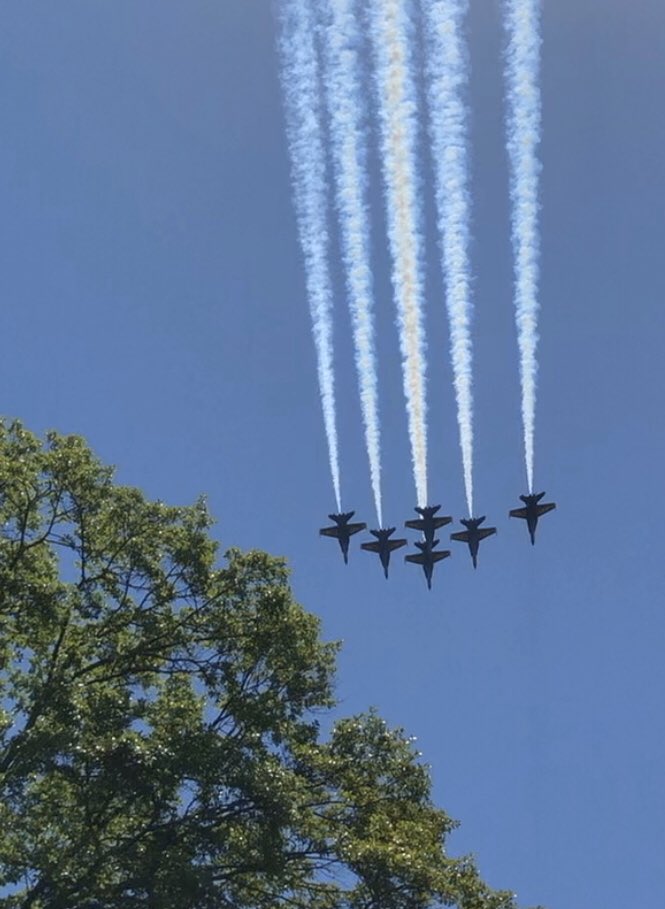ChrisJoseTV's tweet photo. America strong. 🇺🇸 https://t.co/sXXDMJG0lJ