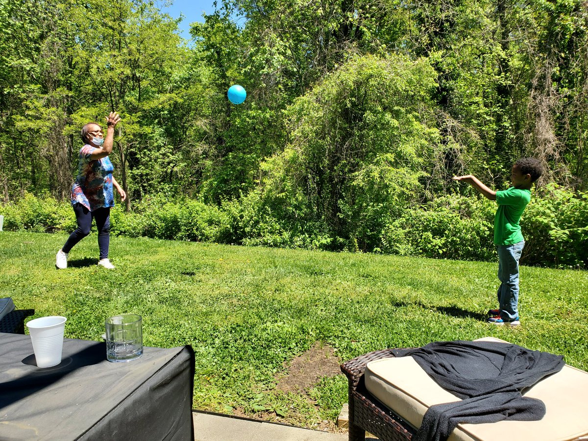 BooTutt71's tweet image. Having a little fun at the #FrontYardCookout