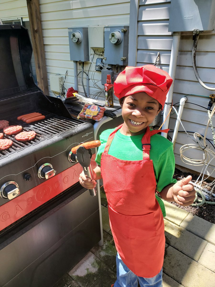 BooTutt71's tweet image. #FrontYardCookout