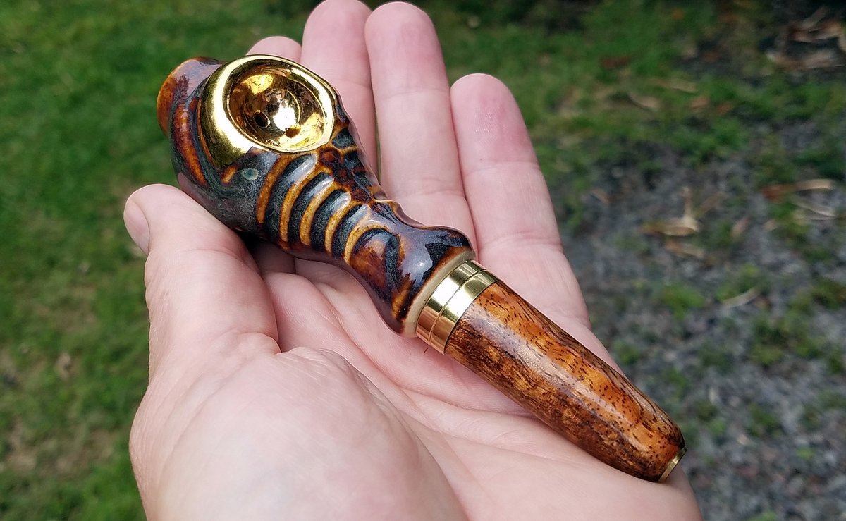 hipipefarm's tweet photo. Well that was fast! Here's the new pipe of the day: $109.95 with rare Curly Koa wood mouthpiece: and FREE shipping! https://t.co/SbCIPRhsf7 #pipeoftheday #transcendglass #bestcannabispipe #stonerfam #hilife #coolpipe #weedpipe https://t.co/spbrg2QEqA