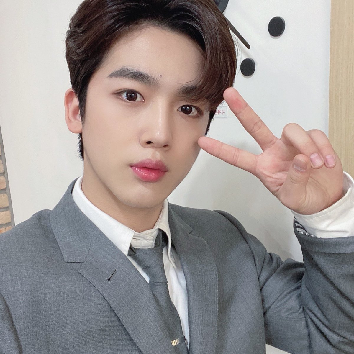 [📺] 잠시 후 10시 55분
#요한 이 출연하는 KBS2 #악인전 이 방송됩니다❣️

1분 1초가 기대되는 열정 막내 요한이와 함께 본방사수👀

#김요한 #KIMYOHAN #OUIentertainment