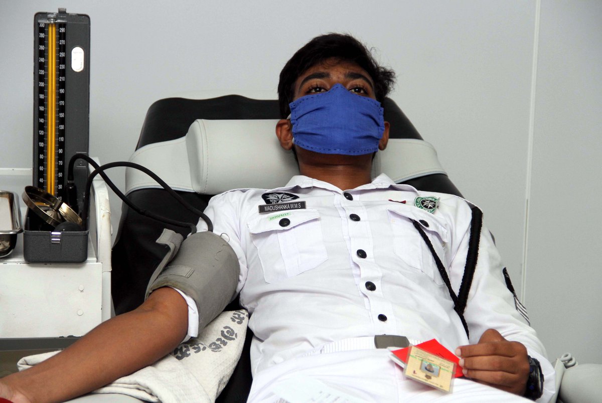 SJA_colombo's tweet photo. Volunteers of St John Ambulance Association &amp; Brigade Colombo Central District gave blood to replenish blood stocks in blood bank at Apeksha Hospital, Maharagama recently. 30 donors gave blood. #EverydayHeros @stjohnambulance  #StJohnPeople #OneStJohn https://t.co/C0ZX8f3LmJ