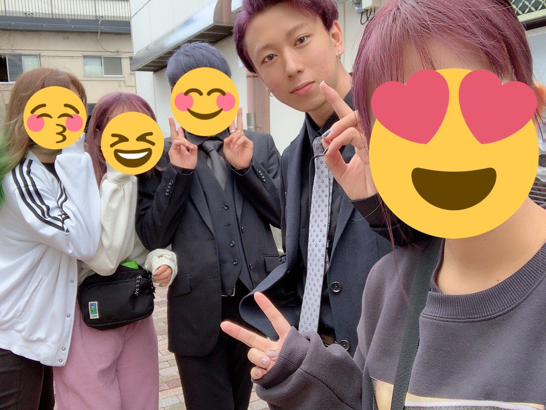 setsucolle's tweet photo. 今日は衣装協賛の仕事についてです！
衣装協賛の仕事は、ファイナリストが本番で着るドレス、タキシード、その他ブ��ンドの衣装を企業と連絡を取り協賛を貰う事です🌼
電話やメールが主な仕事です🌻
衣装協賛は借りているので返却するまでが仕事です🌷
モデルを輝かせる衣装を選ぶ重要な仕事です��� https://t.co/wyqIGXei9R