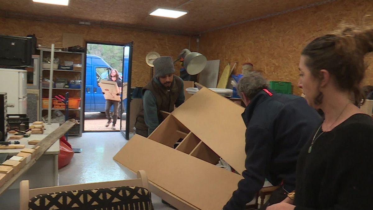 ZeroChomeurLD's tweet photo. #PrioriTerre, le magazine du #DéveloppementDurable en #PACA, met en lumière cette semaine l'expérimentation @ZeroChomeurLD menée à #ELAN #Jouques #BouchesduRhône.
🎥#Reportage @EricDehorter @F3cotedazur #InnovationSociale ➡https://t.co/ewqEMiyZ2t https://t.co/BR1ramv3Fc