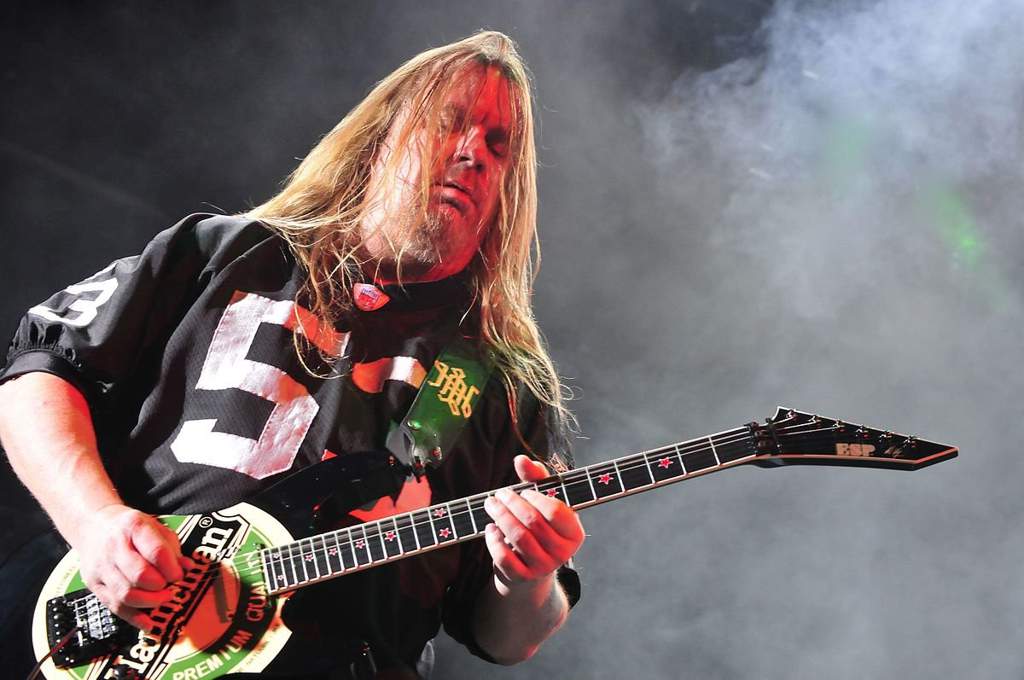 メタルtシャツショップmetal Is Forever 超名曲angel Of Deathを作り上げた 今日5月2日はslayer スレイヤー のギタリスト Jeff Hanneman ジェフ ハンネマン の命日 Downloadでのslayer来日 ジェフのバックドロップに感動したなぁ