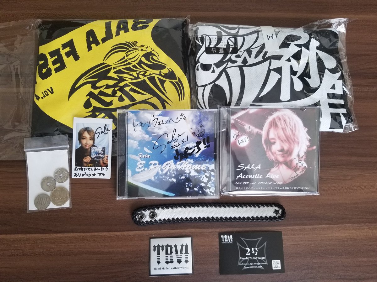 9_chage's tweet photo. @sala_saku 
きたーーー‼️きたーーー‼️北の大地にも届きました😁これで１人紗良フェス開催しまーす😁Acoustic LiveのDVD　見まくりです😁
ファーブレスレットもサイズぴったりでした❗E.P.GoHomeも堪能しております🎵
そう。僕ぁ幸せです❗ウボンゴ‼️ https://t.co/CmvoR59Jer