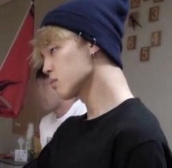 โลกของแทแท ' HoSeok is babe มัมมี๊เพิร์ธแซนต้า💐 tweet media