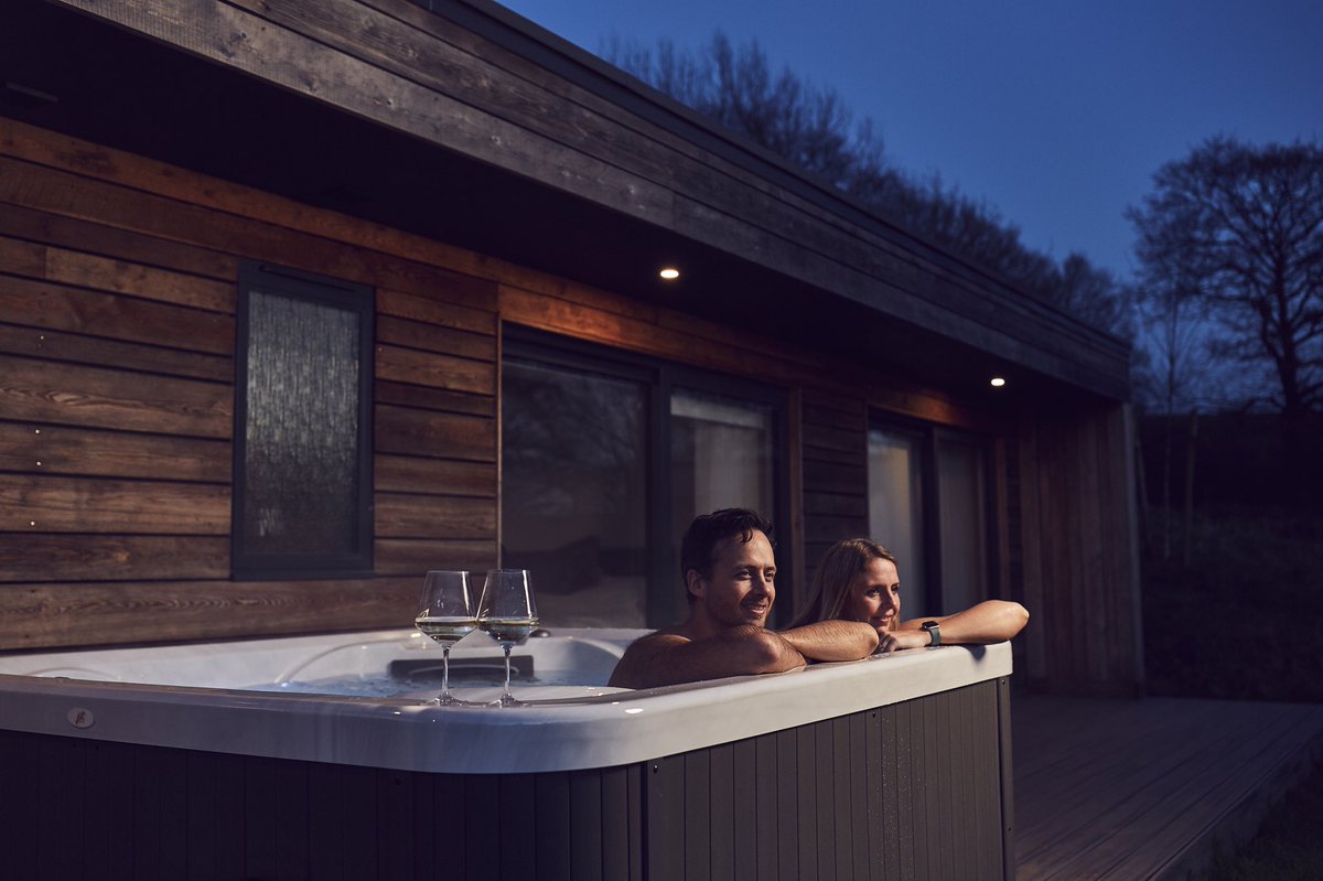 RobPassmore1's tweet photo. New lifestyle work for @JustHotTubs shot pre lockdown with @AltumMedia @mustardmodels  
Just added full gallery to my site
#lifestyle #family #locationshoot https://t.co/lyas1k7Ggb