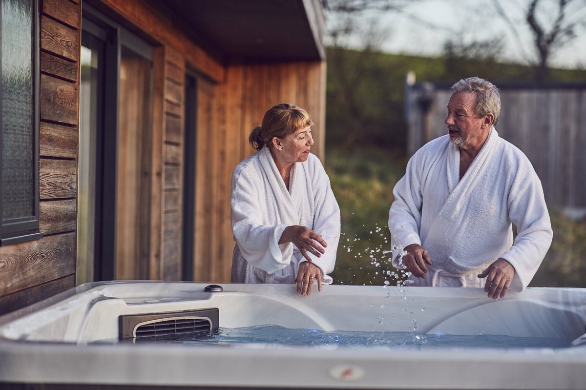 RobPassmore1's tweet photo. New lifestyle work for @JustHotTubs shot pre lockdown with @AltumMedia @mustardmodels  
Just added full gallery to my site
#lifestyle #family #locationshoot https://t.co/lyas1k7Ggb