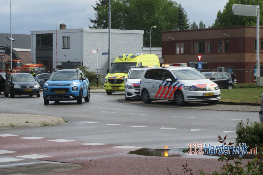 Scootmobiel aangereden op rotonde in #Harderwijk. 112Harderwijk.