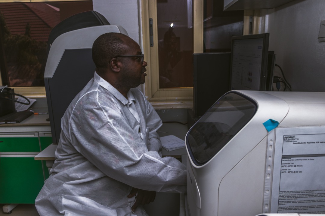 NCDCgov's tweet photo. Across the country, our biomedical engineers are working 24/7 to activate new laboratories as well as provide preventive and corrective maintenance services to keep Nigeria's laboratories running

Read our testing strategy and plans to expand here: https://t.co/or94KlrqaB https://t.co/sbFn7cSe7p