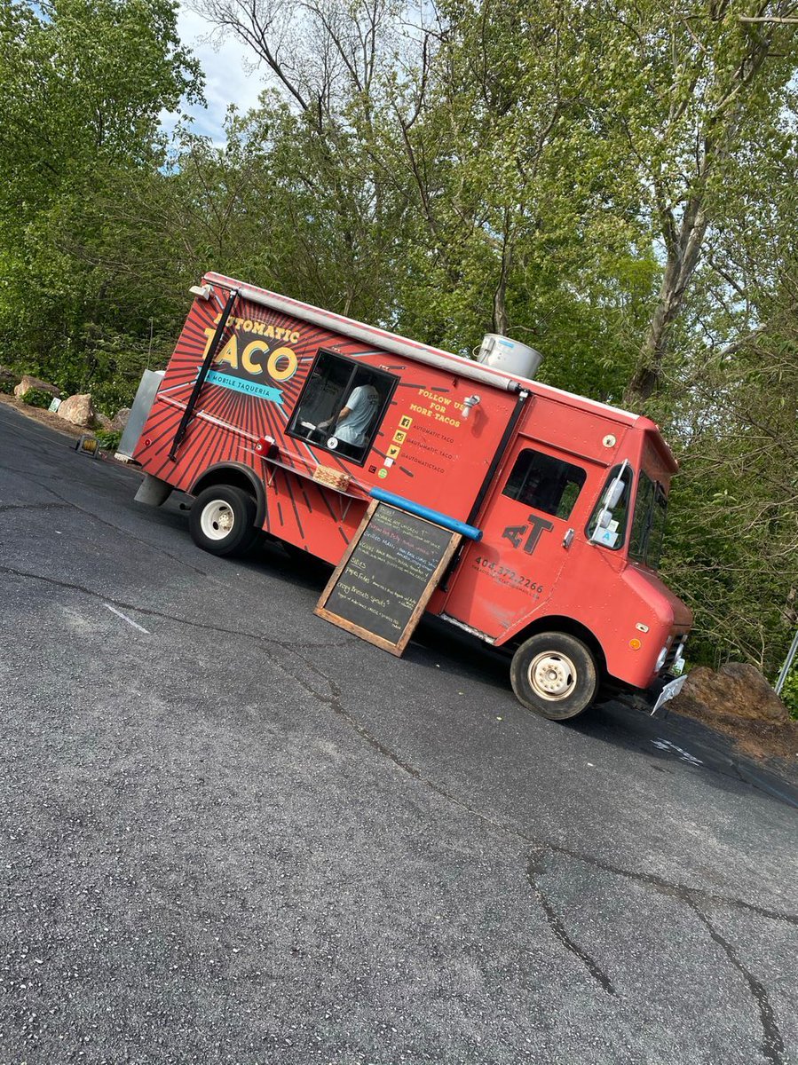 Brain_Squall's tweet photo. Here's where to find your favorite #FoodTruck today: https://t.co/LpHRrQ5g7K 

@CommunityTap | @winexpress5fork | @EatHipBurger | @fireforgebeer | @AutomaticTaco | @thoroughfareft | @Table301 https://t.co/9CA4hiyimO