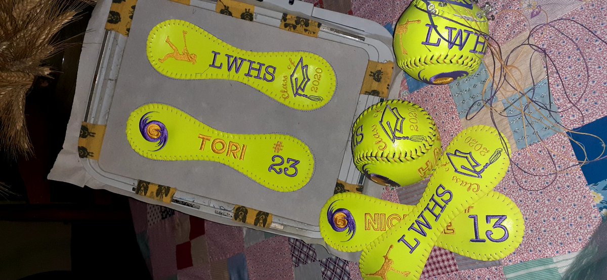 ELAINEDUVAL's tweet photo. CELEBRATING CLASS OF 2020 #thehenstoothquiltingandembroidery #embroideredsoftballs #senoirs2020 #2020graduate🎓  #foxnewstampabay https://t.co/rmpb4RZBNW