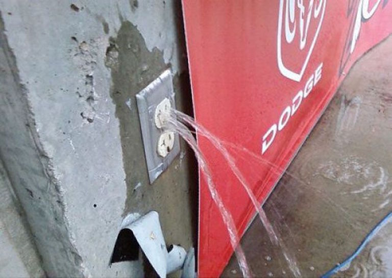 stackheating's tweet photo. You are not seeing things. That is water coming out of an electrical outlet. 
#electricalfail #electricalservices #panelupgrades #residentialrepairs #commercialrepairs https://t.co/dR5HCj2O0W