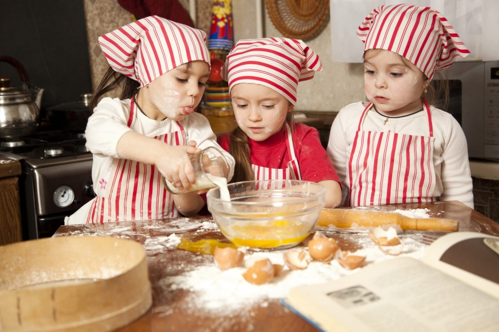 BacettoB's tweet photo. In cucina i bambini imparano e si divertono.

#bambini #cucina #giocare
 https://t.co/QyNbRnmClf https://t.co/Q3onbBHPxr