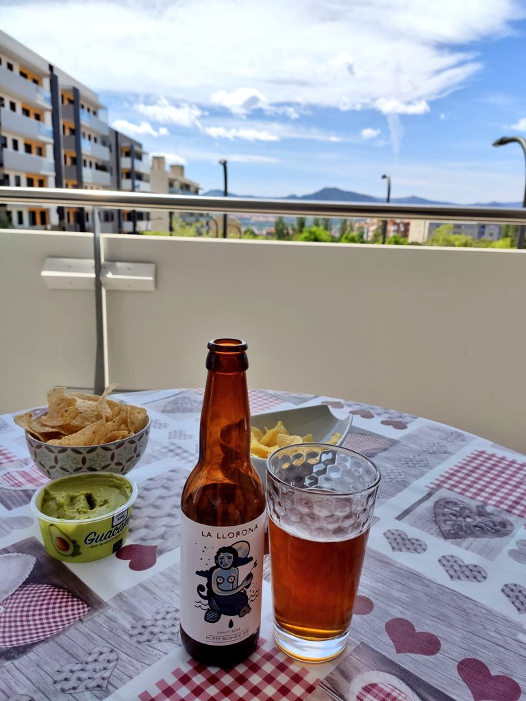 Hoy ya podemos salir, y después de un buen paseo y este calor, qué bien entra una Llorona!

Ya saben, pasen por la web de nuestros amigos de <a href="/cervezas_69/">Cervezas69</a> que tenemos Lloronas para todos!