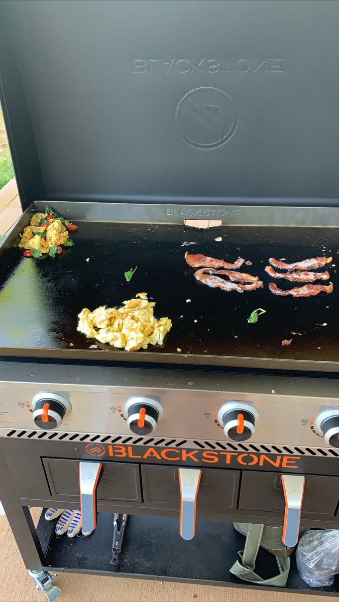 _bk88's tweet photo. #breakfast on the #blackstone https://t.co/KBWafki025