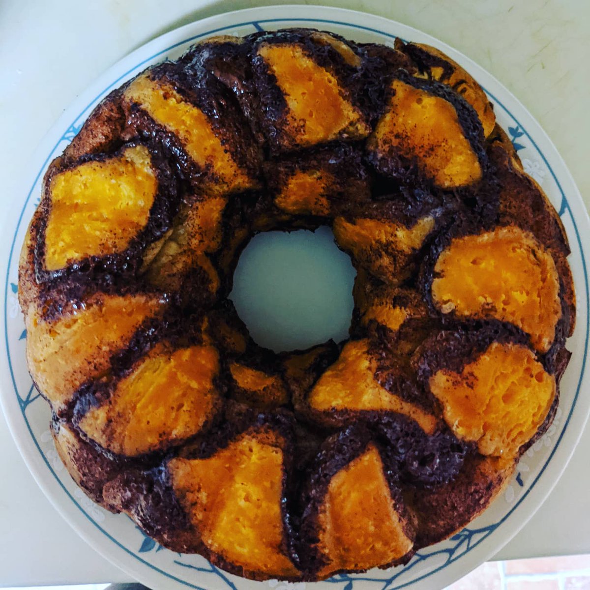 CozyCutiesTV's tweet photo. This yummy looking thing is #monkeybread perfect #breakfastsnack and it is easy to make
#relaxinglife #stayhome #bakedgoods #enjoylife #dowhatyoulove #biscuits #cinnamonrolls #butter #suger #cinnamon #bunpan https://t.co/B7rDkJ6SXB