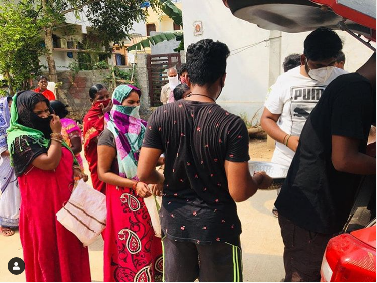 FCBI_Hyd's tweet photo. April 7 
Nagaram

We reached out to 25 families in Nagaram, who didn't have a white ration card by supplying ration for two weeks.
Team member Uday Kiran took the responsibility of getting the essentials delivered to them 
#TelanganaFightsCorona 
#HelpTheHungry https://t.co/WeRCqLhjKL