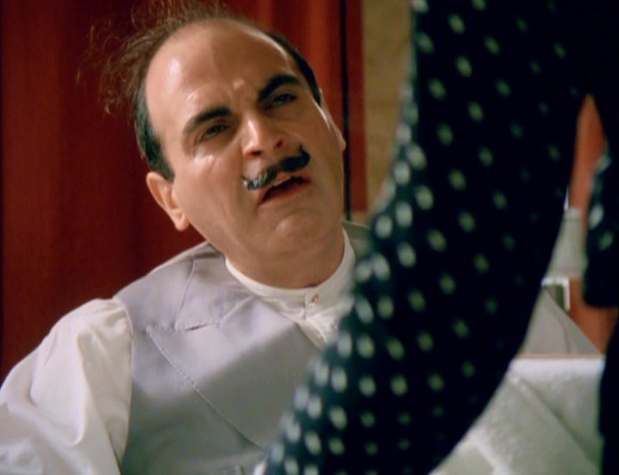 ポワロと灰色の脳細胞 Poirotwithlitt1 Twitter