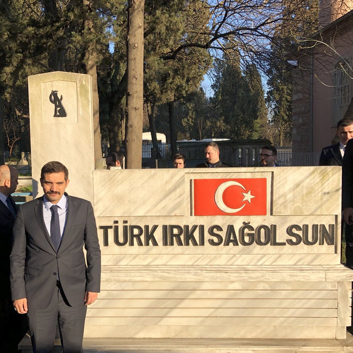 "Merhum Hüseyin Nihal Atsız’ın ifadesiyle söylersek, 3 Mayıs 1944 Türkçülerin ızdırabı ile yoğrulmuş bir dönüm günüdür"

Lider Devlet BAHÇELİ