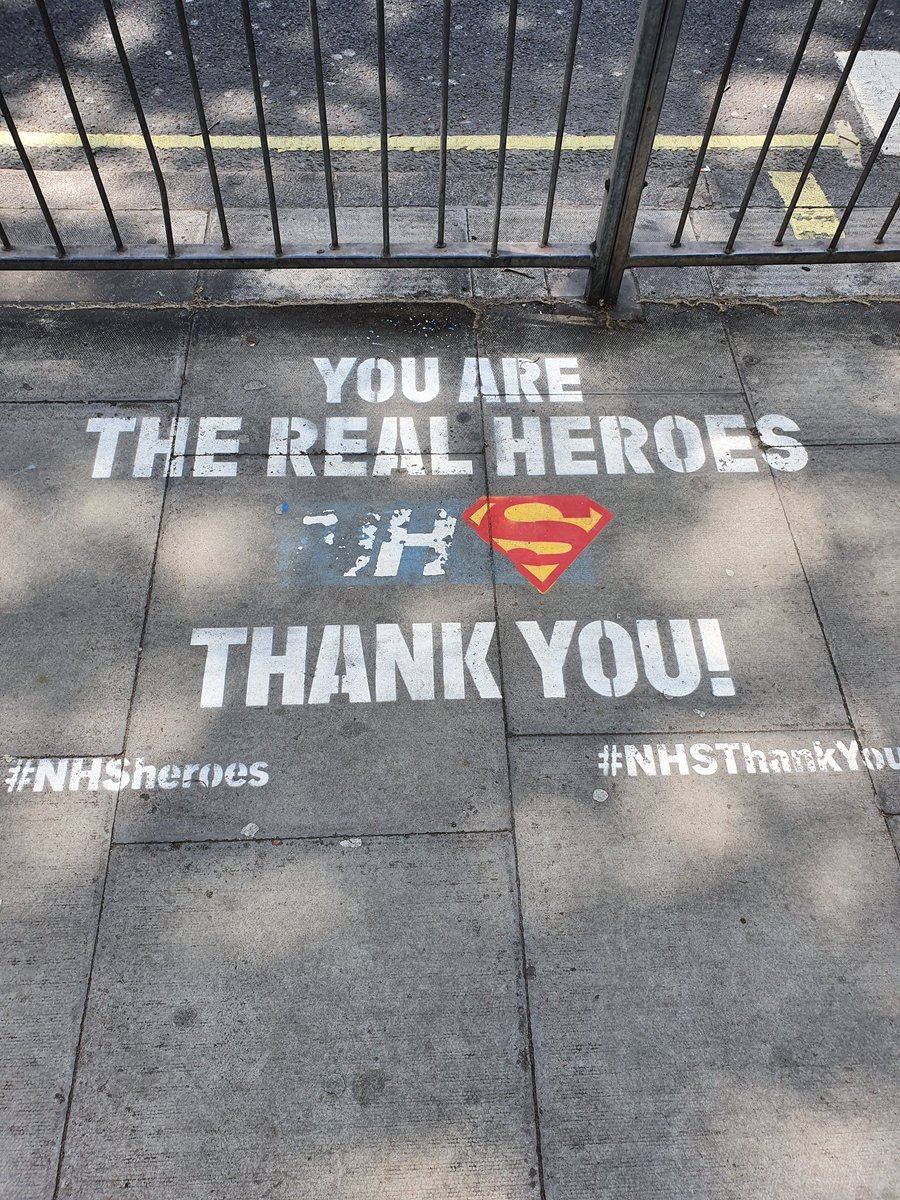 PhysiofitClare's tweet photo. Street art, rainbows and sunshine helping put a spring in the weekend shift.
#communitycovidresponse #homefirst #3bcis #COVID__19 #handf
#hammersmith #waterlooeast #streetart https://t.co/VqNY8D9XRr