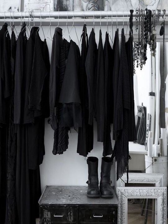 cquitll's tweet photo. 🖤𝐁𝐋𝐀𝐂𝐊🖤
.
#คุมโทน #สีดำ https://t.co/xZP3bipV8A