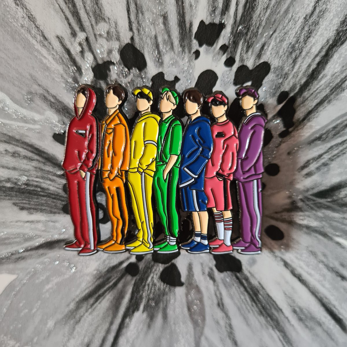 _yoonjinnies's tweet photo. 🌈 giveaway no.5 🌈

rainbow bts + freebies

🌈 must be following me
🌈 retweet this post
🌈 leave some pics of your bts bias/biases

open worldwide but please be considerate due to lockdown

ends monday 4th may, 8pm bst

good luck 💜 https://t.co/S6cQUSALLR