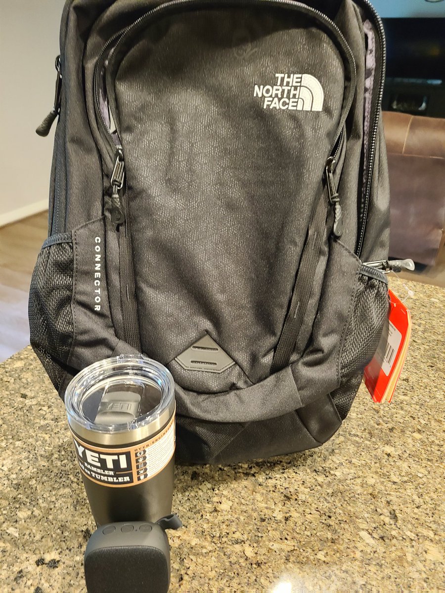 Thanks @SprintCompleteS for this amazing prize package! @SprintComplete Just another reason y'all are AMAZING!We will keep achieving greatness and providing complete solutions to protect our customers♥️#SprintComplete #Sprint #TMobile #SANorth #ProtectingCustomers