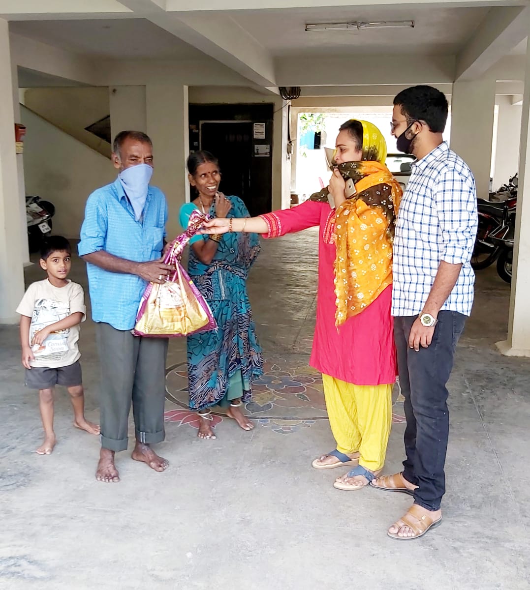 FCBI_Hyd's tweet photo. April 8
Tirumalgiri

We collaborated with Environment Conserving Organization, an NGO based in Tirumalgiri ,by contributing from our funds to distribute kits with essentials like pulses, flour and soaps to a few households

#TelanganaFightsCorona 
#HelpTheHungry https://t.co/ygNLcTDnmX