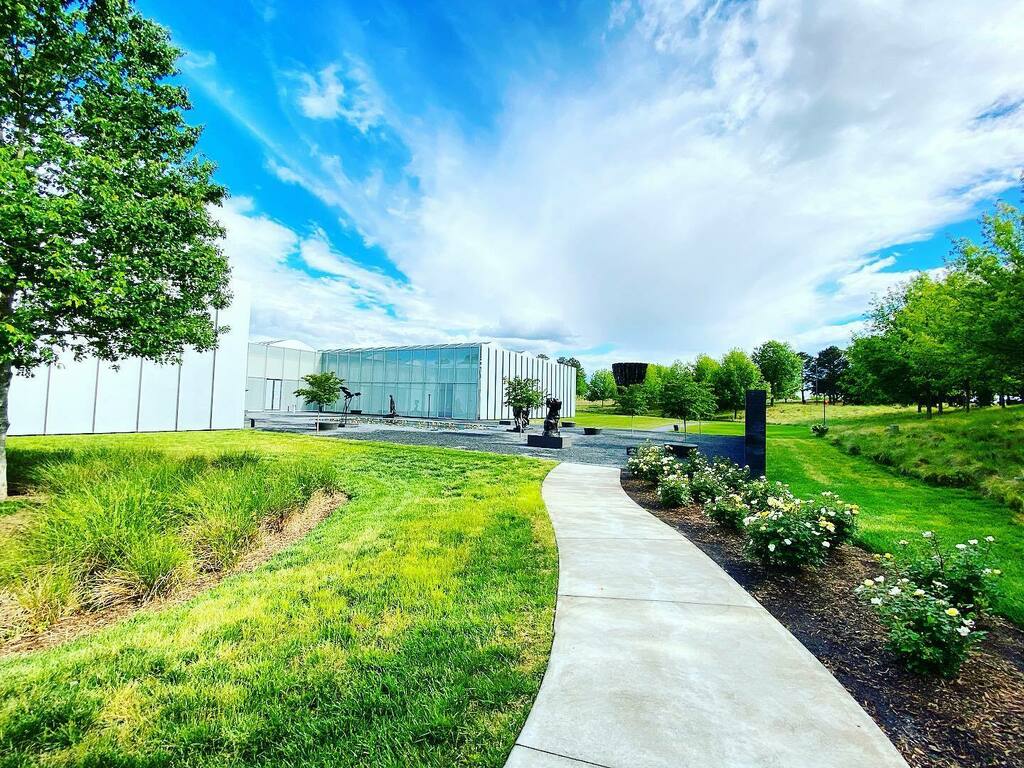 raleighwhatsup's tweet photo. | ART | Yesterday’s on and off rain/sun, big clouds and a nearly empty park made for some pretty shots @ncartmuseum #ncmagram #rodingarden #visitnc #visitraleigh #ncmaseries https://t.co/a0DAAOIuzz https://t.co/sWnlB2SPU6