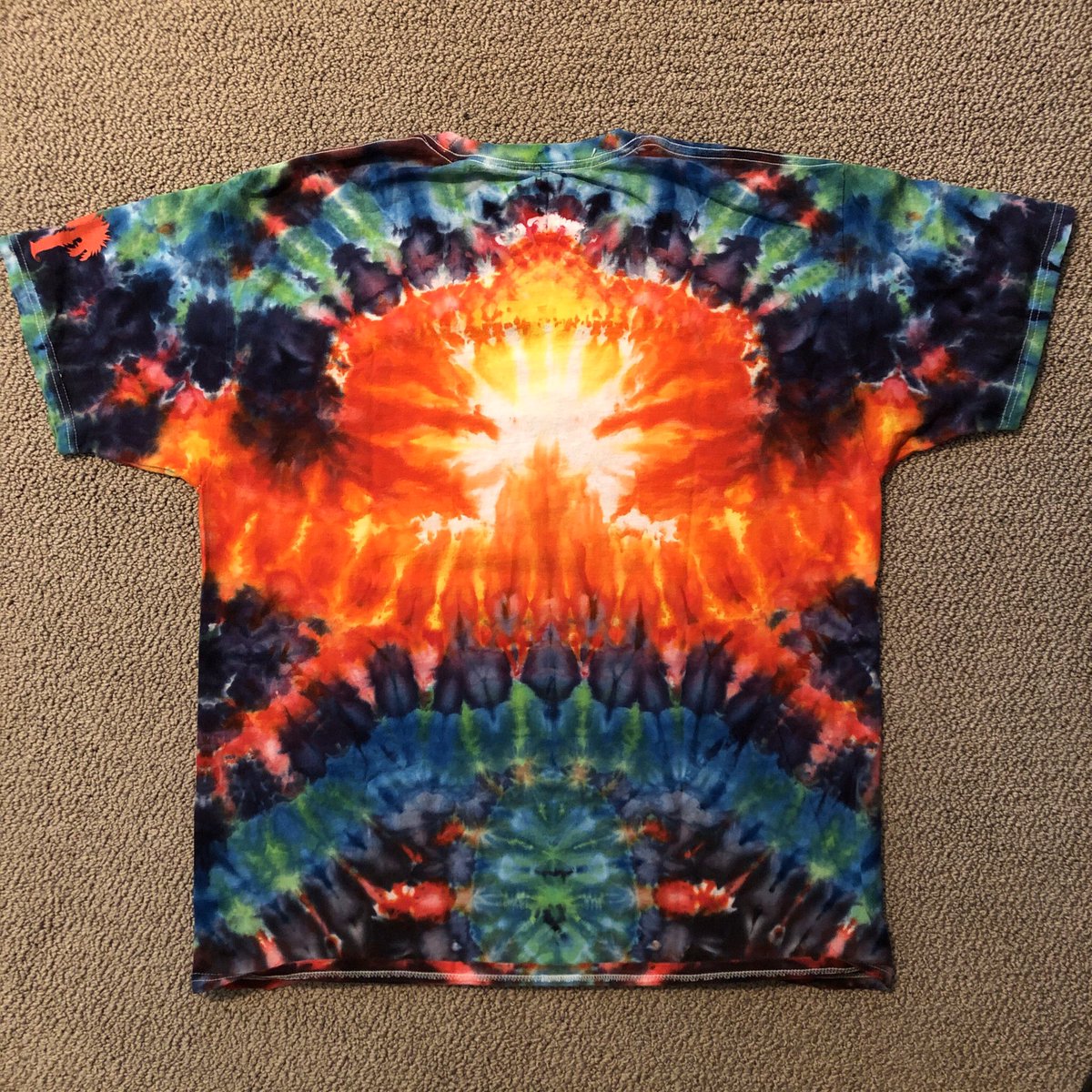 TheLeesOfMemory's tweet image. Can't really tell if that's a mushroom cloud or a cobra, but either way this can't be good! 🤯🐍🌀🙃🤣😂#IceAndTime #icedye #fiberreactive #prociondyes @dharmatrading