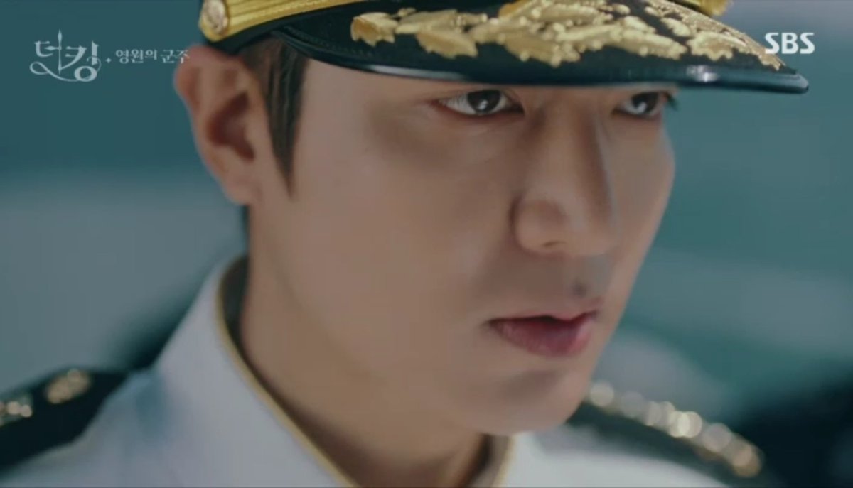 Thank you director-nim for these closeups of leeminho.. i can stare and admire his angelic face for the rest of my life  #TheKingEternalMonarch