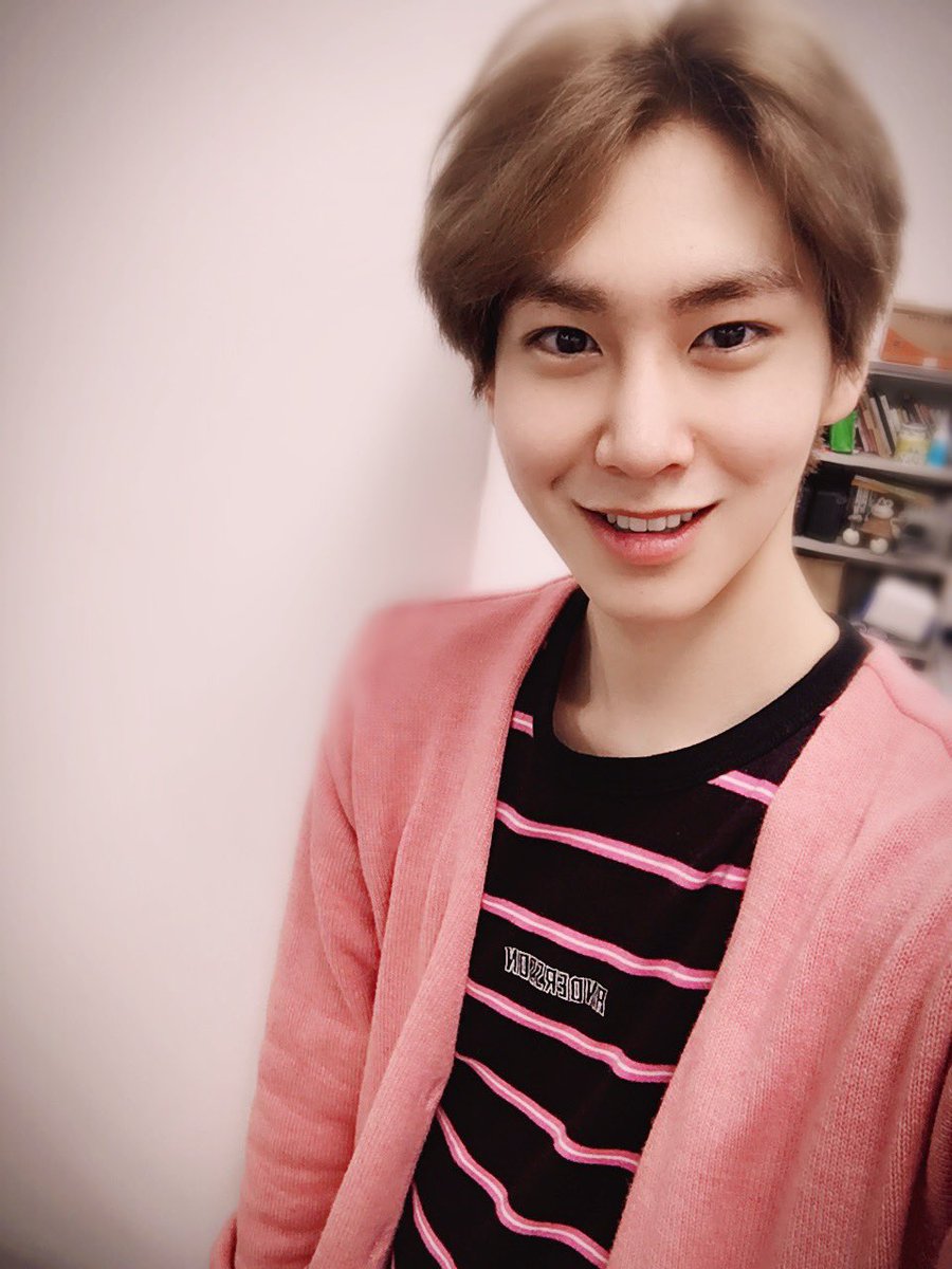 heeverses's tweet photo. @CUBE_PTG [Traducción a Español]

[#Shinwon] Un día en 2016. https://t.co/rzwMZOFXsb