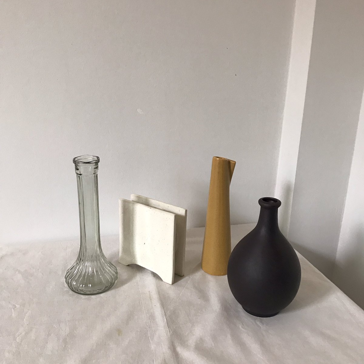 doradola_deco's tweet image. 🍪🥨ฝากของแต่งบ้านเซรามิคด้วยนะค้า เริ่มต้นที่ 50 บาท มีจาน ชาม ถ้วย แจกัน แก้ว เลยค่าาา✨ ลงขายวันพรุ่งนี้ (3/5/63) ที่ทวิตนี้เลยค่ะ เจอกัน 17.00 น้าาา🥰

#เซรามิค #เซรามิคมือสอง #ของแต่งบ้าน #ตลาดนัดออนไลน์ #homecafe