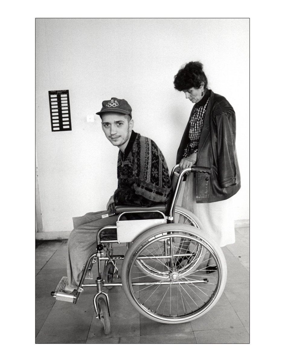 NINAD RADONJA.A mortar grenade blew her legs off April 23 rd 1993 while he was on guard in a dangerous part of the city. At least 3.000 people have suffered amputations or are comdemned to a wheelchair for a life time. @BosnianHistory  @JuanDiegoBotto  @palzaga  @majimeno  @alfarmada