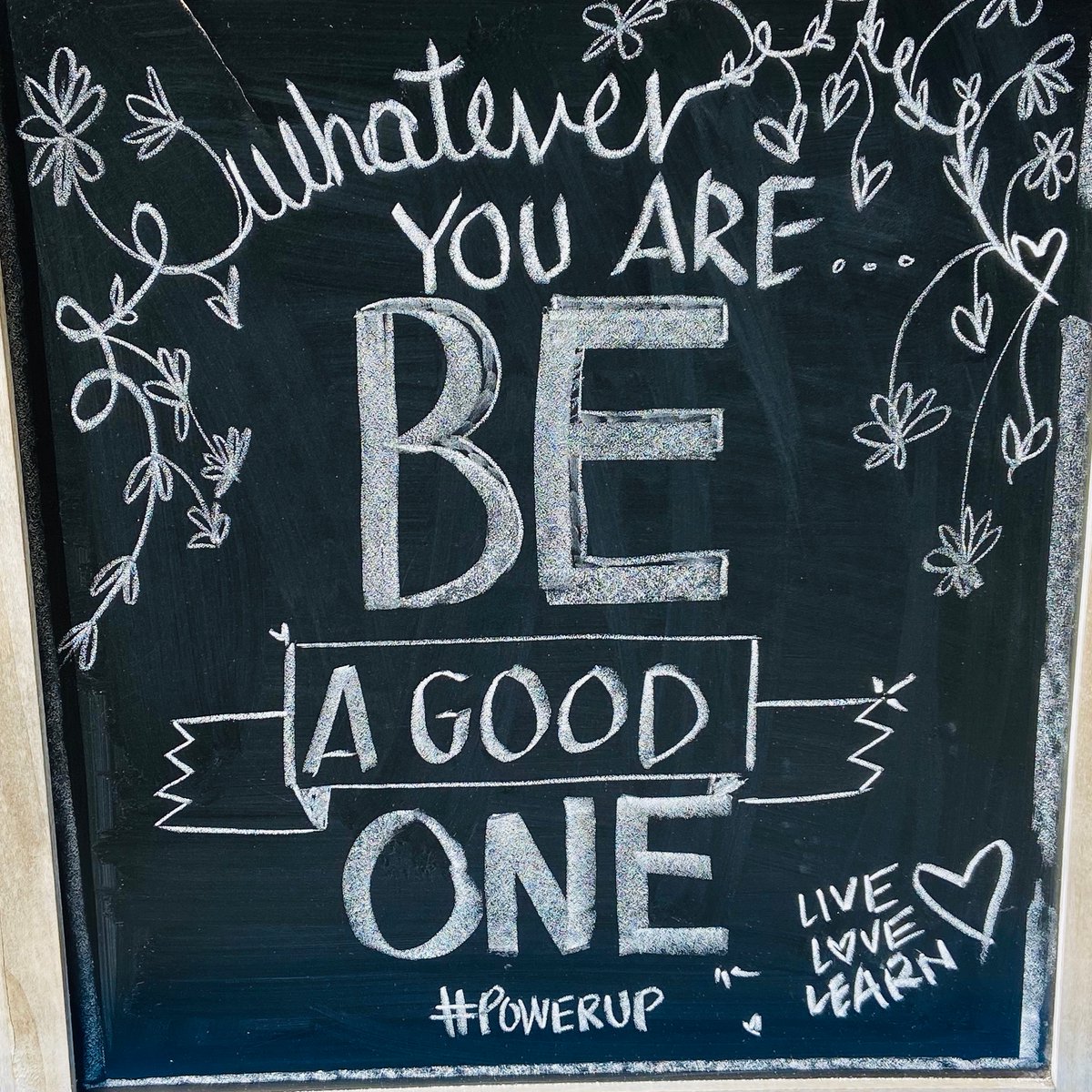 lizawisner's tweet photo. Whatever you are be a good one.
#PowerUp #AbrahamLincoln #SaturdayVibes #FrontPorchChalk #PowerUpWork https://t.co/FWjxZcGogl