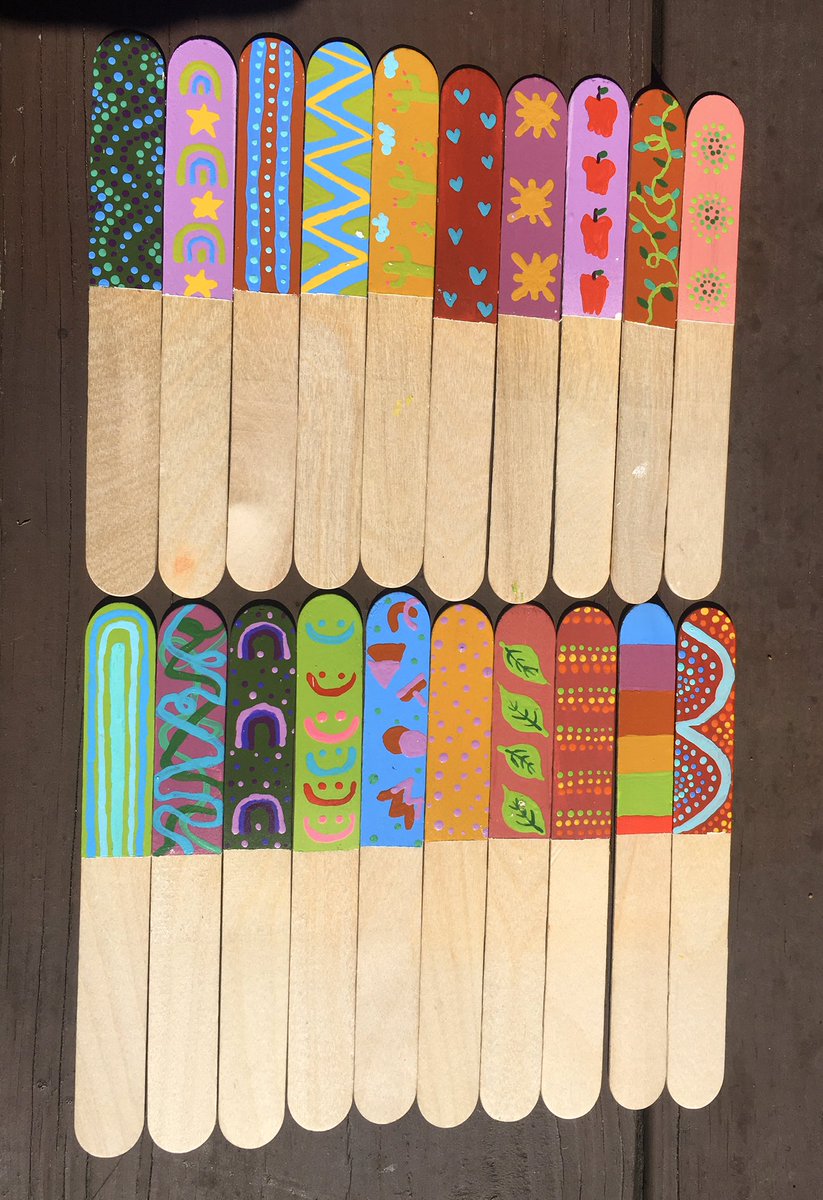 jenducation's tweet photo. Quarantine has my crafting juices flowing. This week I made student-name sticks and a jar to put them in! 🤗💚 #firstyearteacher https://t.co/pjSPpUsSFl