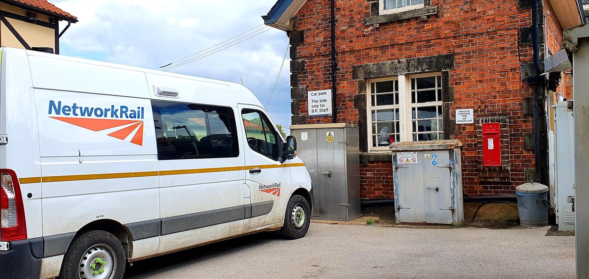 huwsdavis's tweet photo. You can't park here mate
#notBR https://t.co/iibmTQvR6v