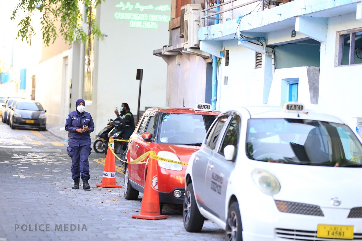 📸: Our frontline officers diligently working in this Ramazan to enforce #Lockdown orders due to #COVID19.

#StayHomeStaySafe
#COVID19Maldives