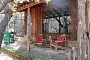 staroftexasbb's tweet photo. Romantic Cabins Near Lake Brownwood. TX https://t.co/kJMrRzR5Jr https://t.co/42ElYNewsM