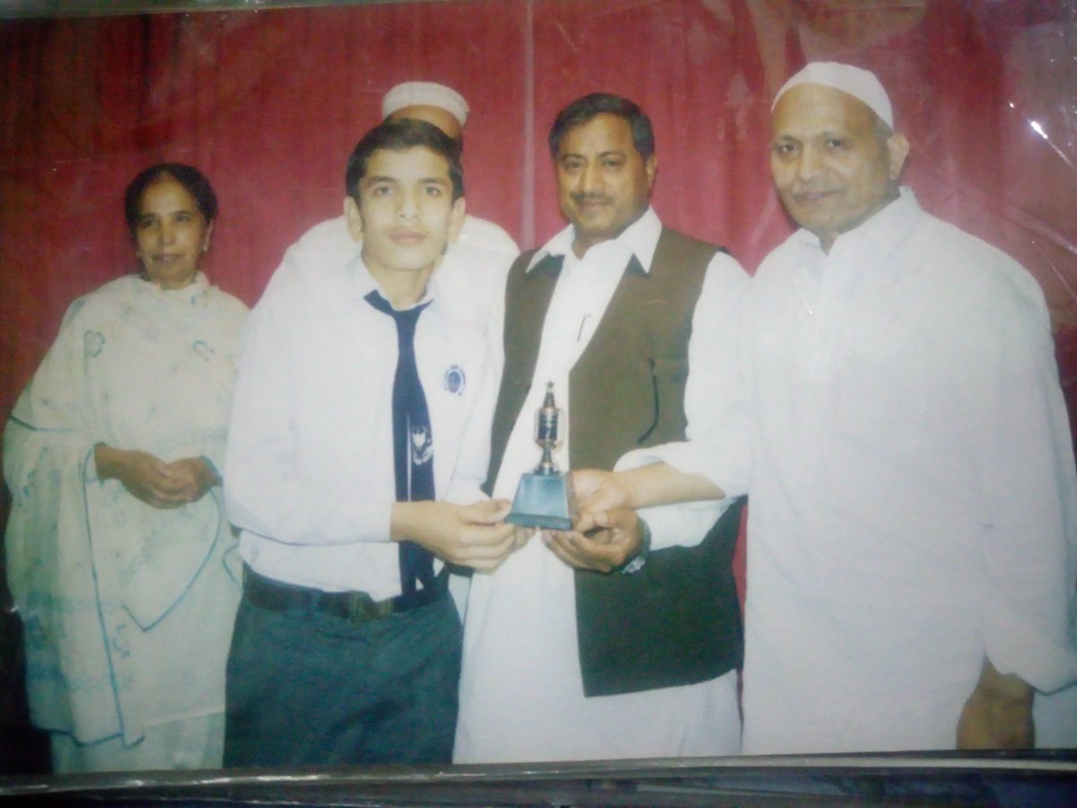 StreamzyraApp's tweet photo. 8th standard
#PositionHolder https://t.co/7TIUSff10u
