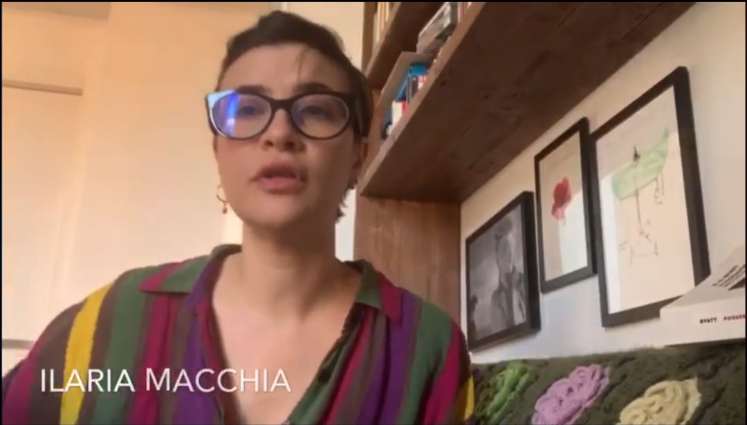 #ioleggoacasa
Il potere salvifico dei #libri è anche nei tanti videoconsigli ospitati. 
<a href="/L_ariamacchia/">ilaria macchia</a> - "Ho visto un uomo a pezzi" @Librimondadori - suggerisce il capolavoro di una delle maggiori scrittrici viventi <a href="/Einaudieditore/">Einaudi editore</a> 
Il video
youtu.be/cLUp-d8W7DY