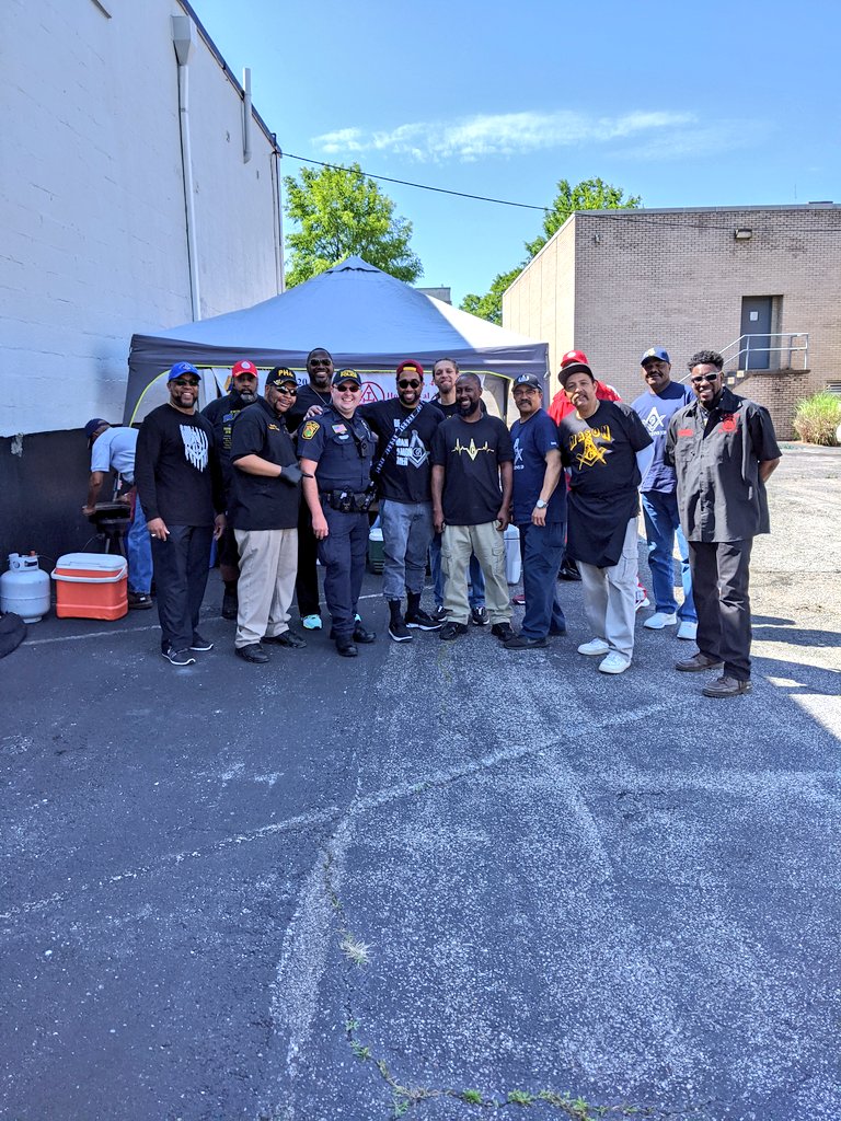 MPDASHIFT's tweet image. A huge thanks to G.W. Watkins lodge and G.W. Carver Chapter to providing lunch to first responders today! They are great people doing great things!!