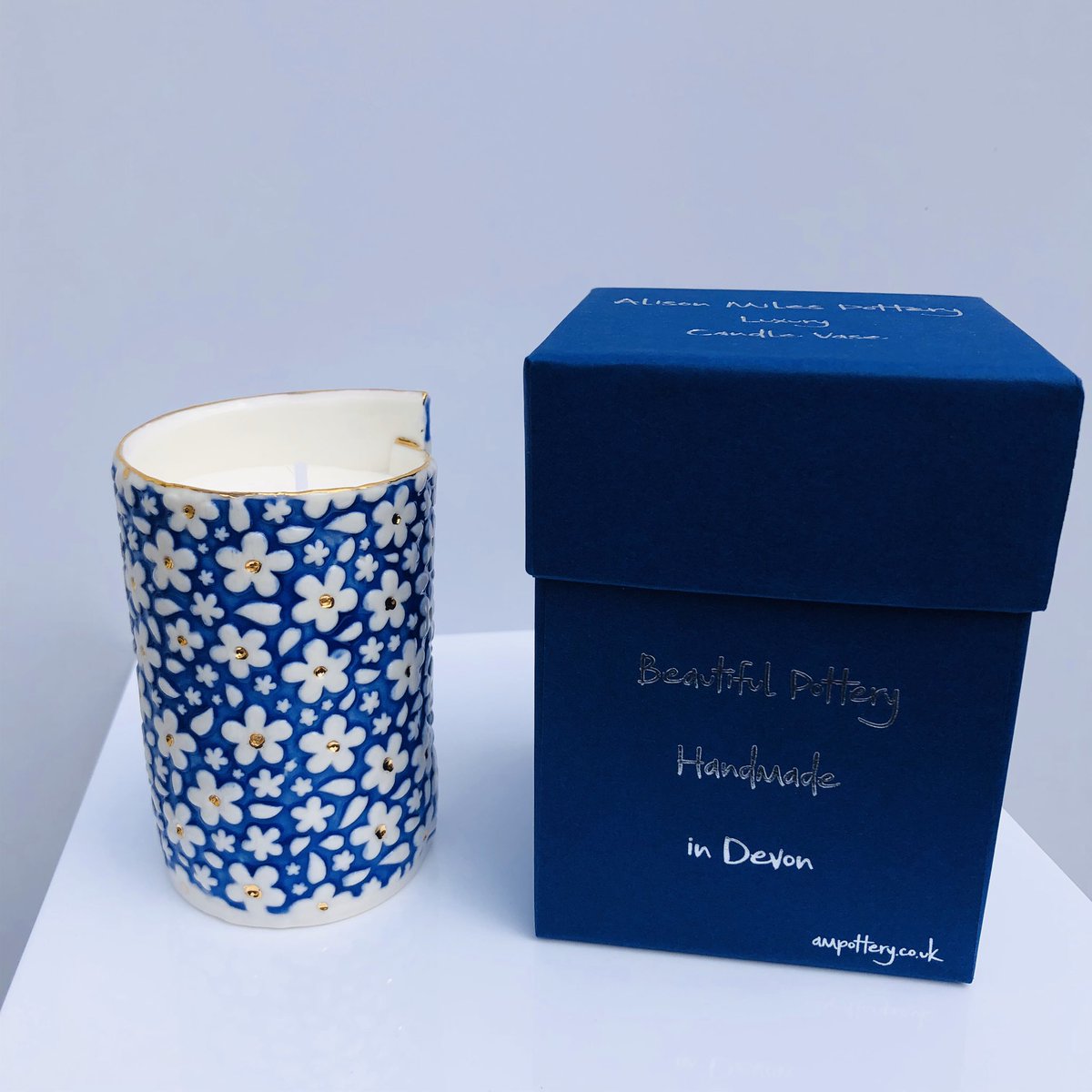 I’ve been taking pics today in preparation for opening an online shop. Such difficult times with everything being cancelled around my ears so it is the way forward for now! I hope everyone is well and stays safe #HandmadeHour #handmade