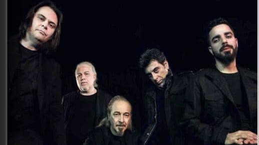 Magic_de_Spell's tweet photo. «Οι Magic de Spell σε αυτό το τεύχος, απαντούν στις ερωτήσεις και μας χαρίζουν απλόχερα ένα μοναδικό ταξίδι στο χώρο της μουσικής και μας δείχνουν τη δική τους οπτική για τη ζωή»
(Διαβάστε στο https://t.co/vcaSKBr8it σελ. 18-27, τη συνέντευξη - παρουσίαση από τον Βελισάριο Θώδη) https://t.co/1LHfp7TSQk