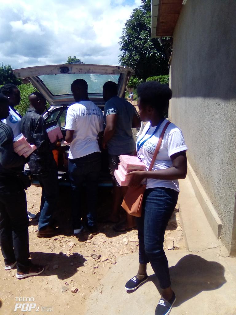 SaidiBaseka's tweet photo. It was a pleasure YALI RLC EA Alumni chapter of Burundi who live with deasabilities in partnership with Ujead AKEZA and other to donate kits to fight against COVID-19 to three centres Saint KIZITO, CARAMA and KANYOSHA. Let's fight together covid 19.
@Yali_Burundi @KanezaDiane https://t.co/MmISJnDn4T