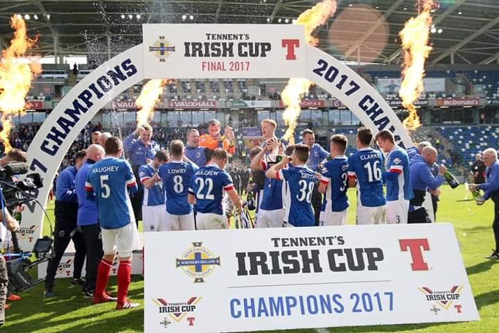 OfficialBlues's tweet photo. FT Linfield 3-0 Coleraine. The Blues add the Irish Cup to the Gibson Cup and County Antrim Shield. What a season! ππ
#AsLive #WaterworthWeek #AW7 https://t.co/zmCYzMqwG3