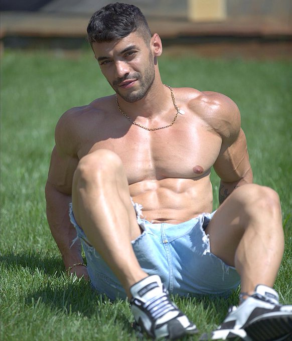 Watch Official.ARADWINWIN's leaked NSFW photo on TwXstars